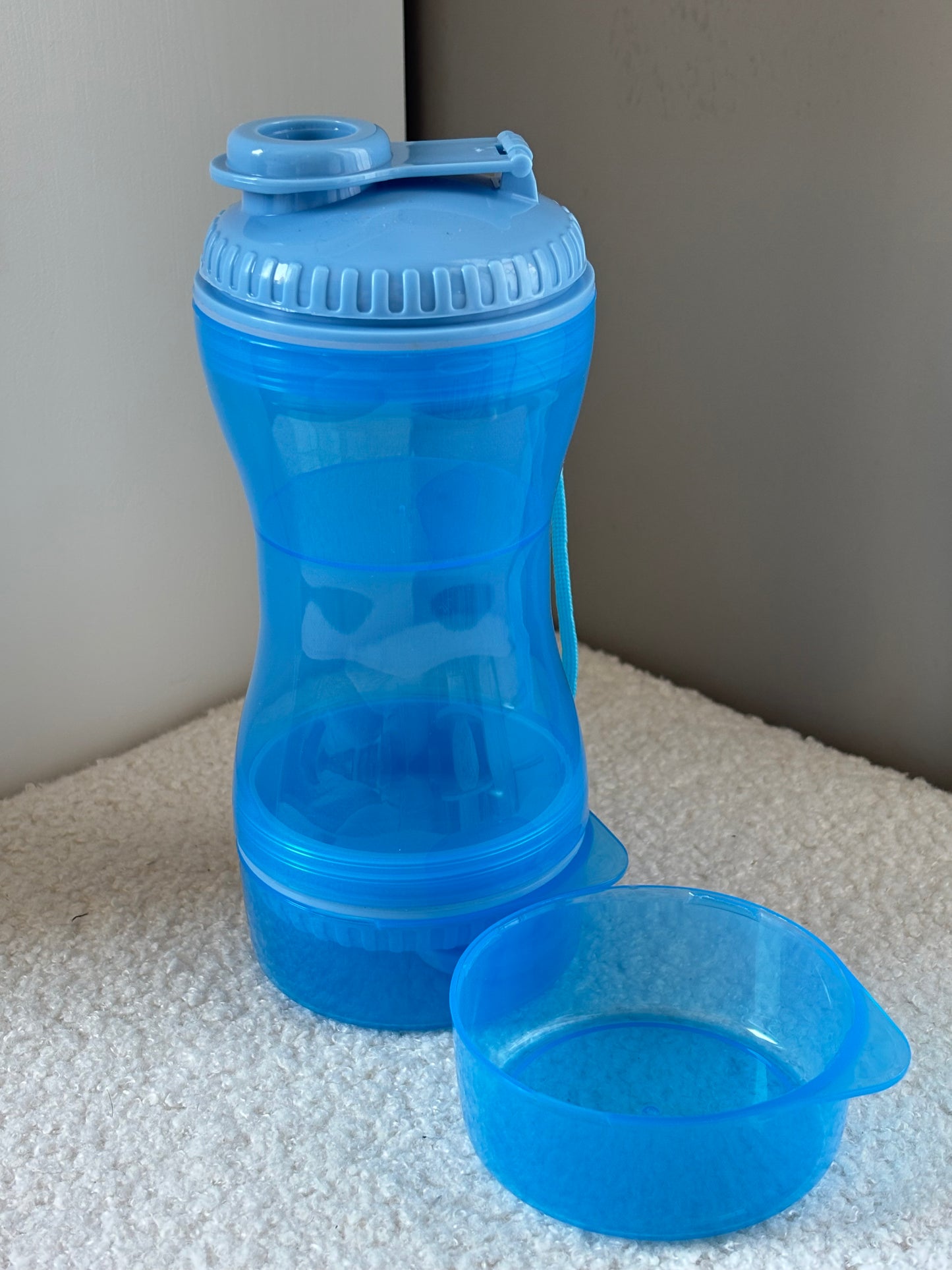 Bouteille de voyages pour eau et croquettes